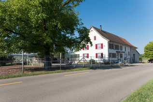 - Zu verkaufen Landhaus mit Ökonomiegebäude